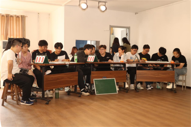 保定理工學(xué)院成功舉辦2025年大學(xué)生人文知識(shí)競(jìng)賽